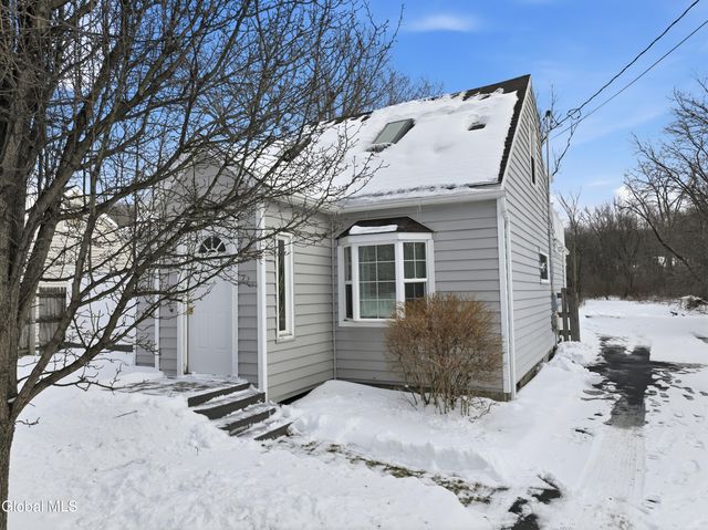 22 Schaffer Drive, Colonie, NY 12047