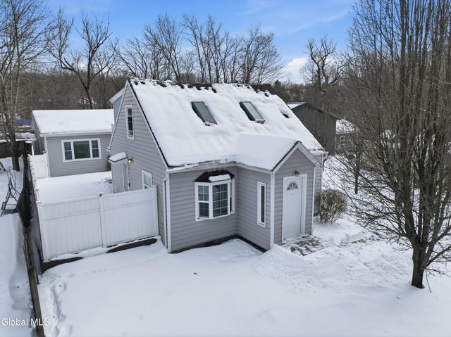 22 Schaffer Drive, Colonie, NY 12047