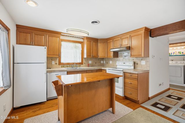 22 Schaffer Drive, Colonie, NY 12047