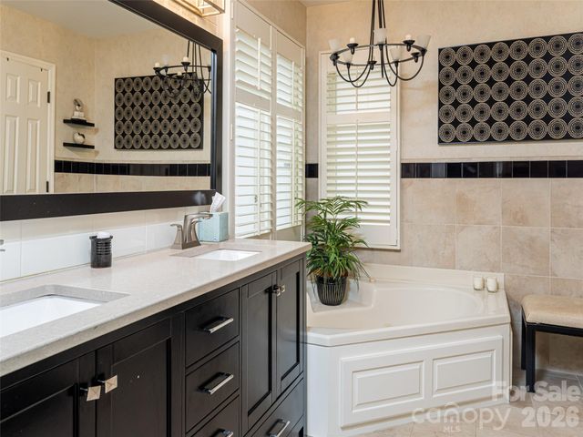 50 Park Avenue, Asheville, NC 28803