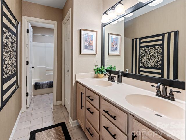 50 Park Avenue, Asheville, NC 28803