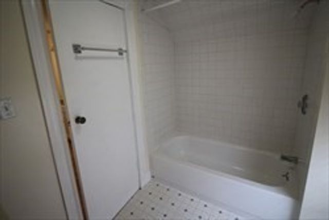 111 Sherman 3, Lowell, MA 01852