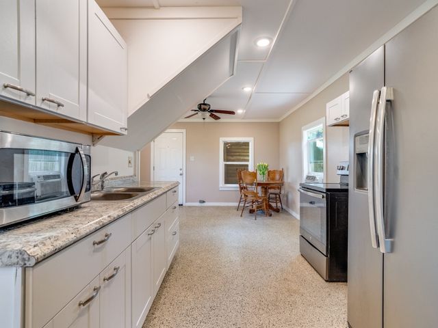 7904 River Run, Granbury, TX 76049