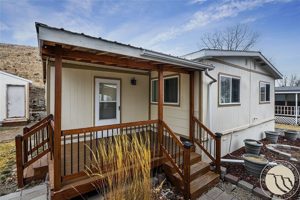 2224 US Highway 87 E Trlr 208, Billings, MT 59101