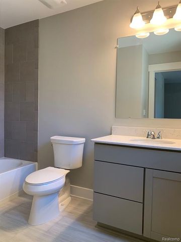 13973 Regatta Bay Drive, Shelby, MI 48315