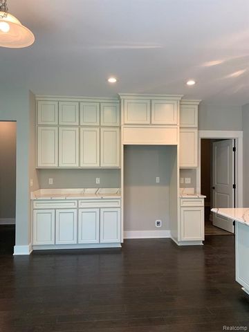 13973 Regatta Bay Drive, Shelby, MI 48315