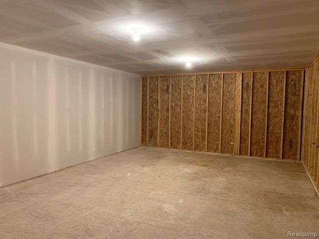 13973 Regatta Bay Drive, Shelby, MI 48315