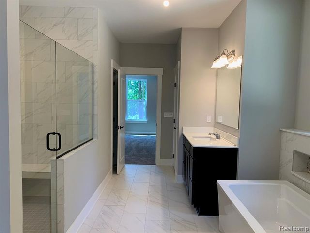 13973 Regatta Bay Drive, Shelby, MI 48315