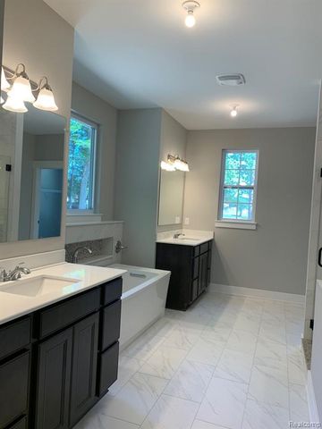 13973 Regatta Bay Drive, Shelby, MI 48315