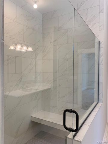 13973 Regatta Bay Drive, Shelby, MI 48315