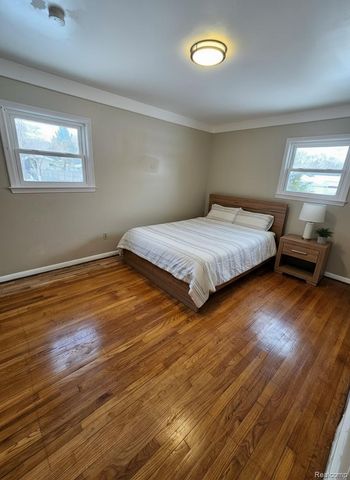 3581 Stolzenfeld Avenue, Warren, MI 48091