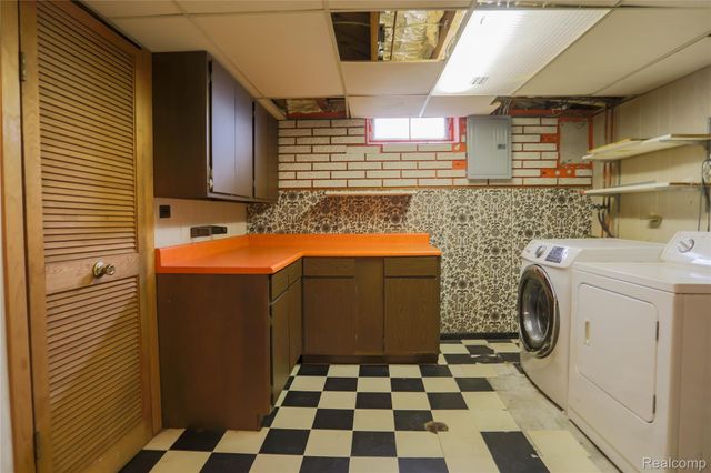 3581 Stolzenfeld Avenue, Warren, MI 48091