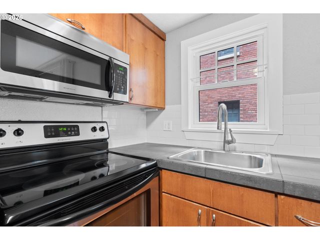 1829 Nw LOVEJOY St 408, Portland, OR 97209