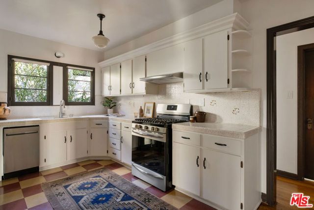 1506 Linda Rosa Avenue, Los Angeles, CA 90041