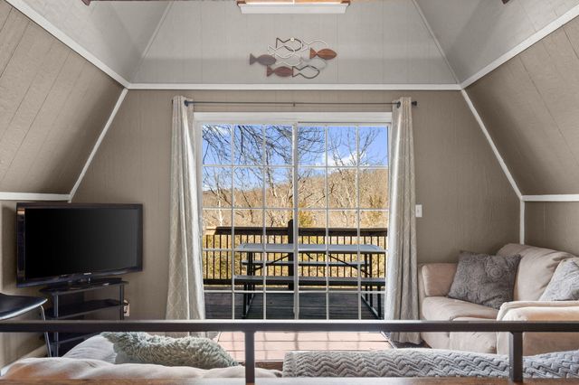 1082 Black Oak Resort Lane, Lampe, MO 65681