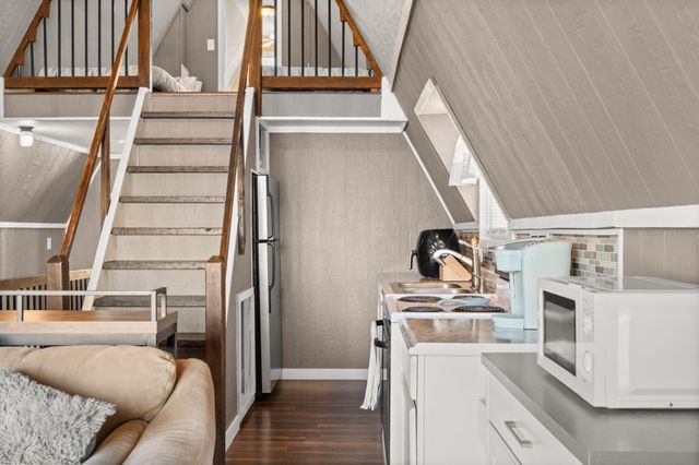 1082 Black Oak Resort Lane, Lampe, MO 65681