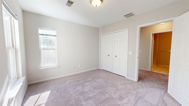 2678 S Knightsbridge Circle, Ann Arbor, MI 48105