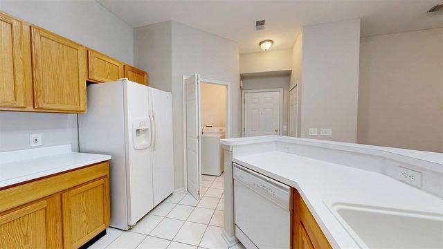 2678 S Knightsbridge Circle, Ann Arbor, MI 48105