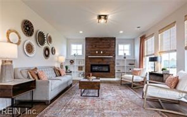 125 Station DR, Suffolk, VA 23434