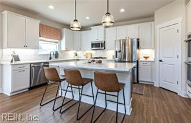 125 Station DR, Suffolk, VA 23434