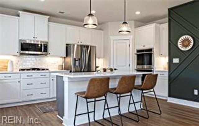 125 Station DR, Suffolk, VA 23434