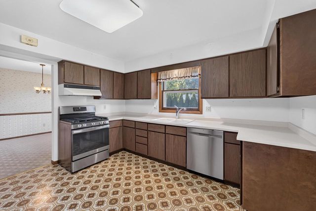 7017 Prairie Drive, Middleton, WI 53562