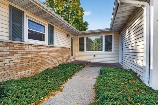 7017 Prairie Drive, Middleton, WI 53562