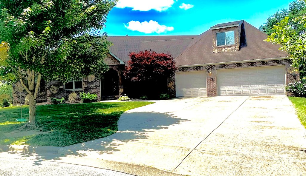 5605 North Seacrest Drive, Ozark, MO 65721