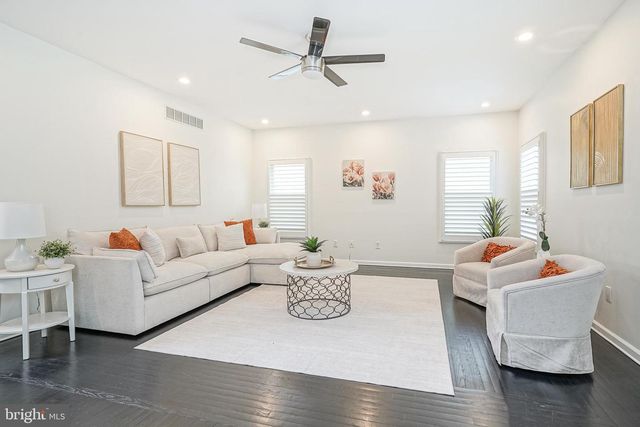 6101 CHURCH RD, Mount Laurel, NJ 08054