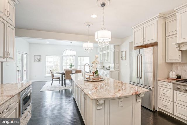 6101 CHURCH RD, Mount Laurel, NJ 08054