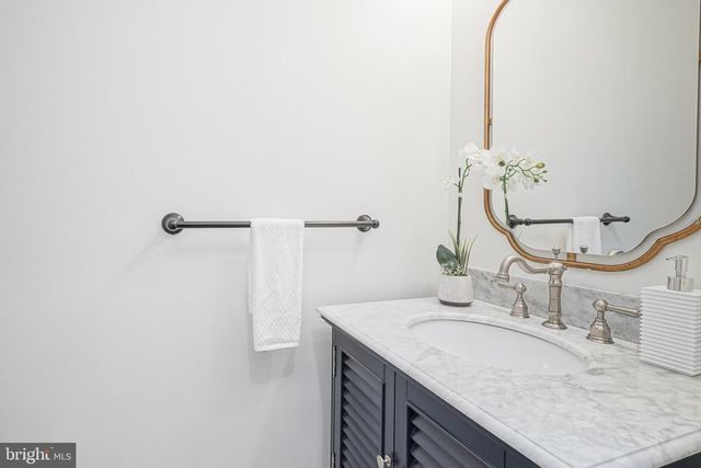 6101 CHURCH RD, Mount Laurel, NJ 08054