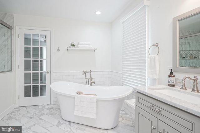 6101 CHURCH RD, Mount Laurel, NJ 08054