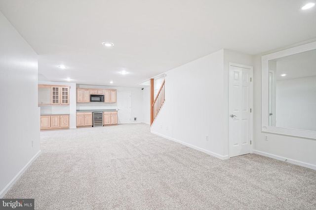 6101 CHURCH RD, Mount Laurel, NJ 08054