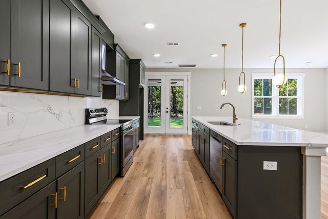 6407 Farm House Road, Ravenel, SC 29470