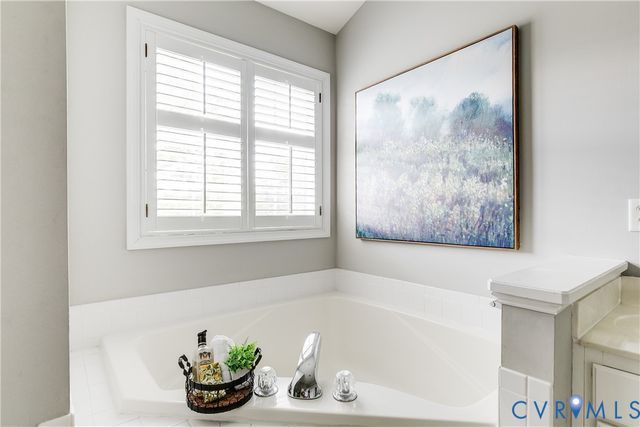 13706 Biggin Pond Ln, Midlothian, VA 23114