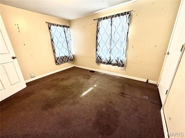 1202 N Madison Street, Litchfield, IL 62056