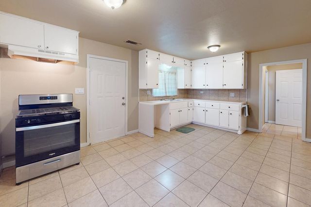 771 Orange St, Yuba City, CA 95991
