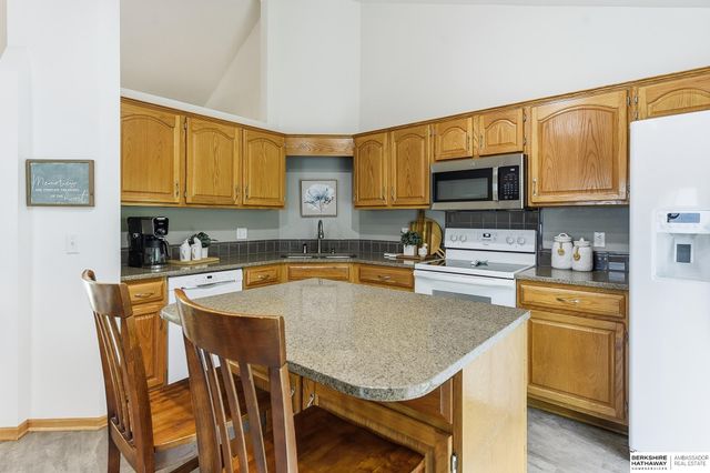 3002 N 154 Avenue, Omaha, NE 68116