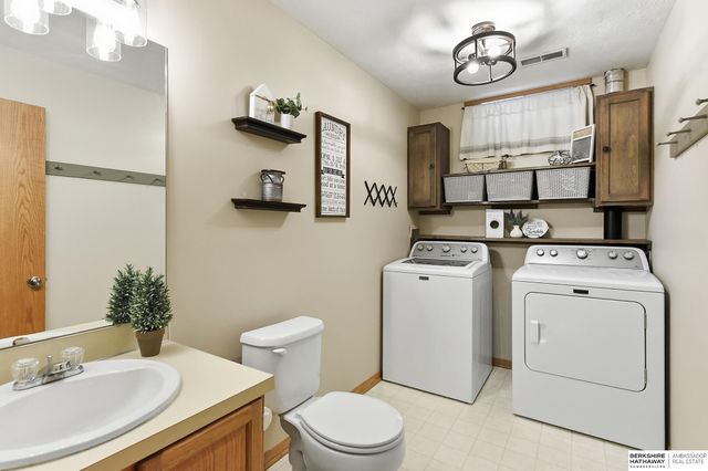 3002 N 154 Avenue, Omaha, NE 68116