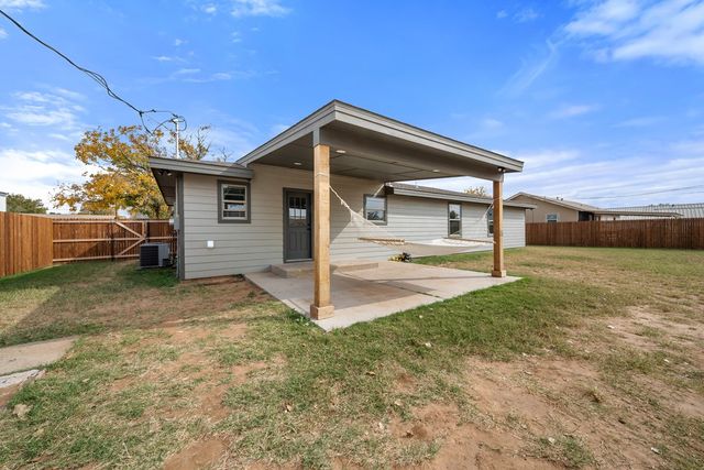 505 N St Francis, Stanton, TX 79782