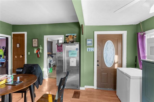 374 Harrison St, Sharon, PA 16146