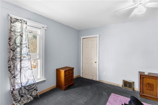 374 Harrison St, Sharon, PA 16146