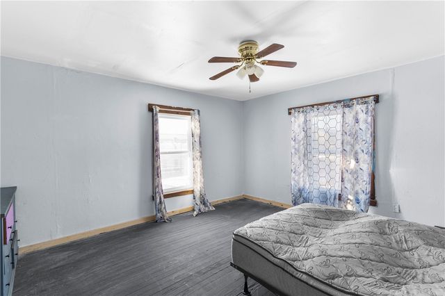 374 Harrison St, Sharon, PA 16146