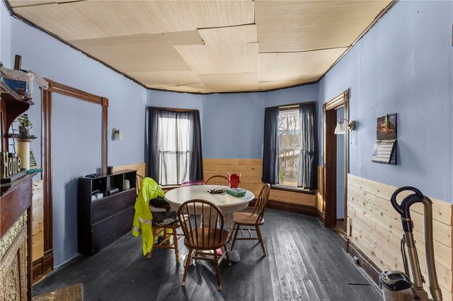 374 Harrison St, Sharon, PA 16146