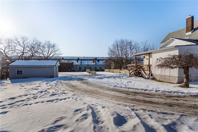 374 Harrison St, Sharon, PA 16146