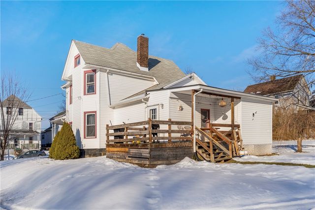 374 Harrison St, Sharon, PA 16146