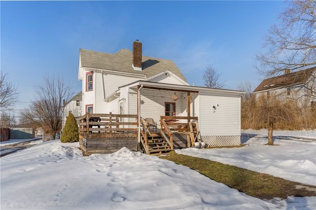 374 Harrison St, Sharon, PA 16146