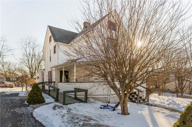 374 Harrison St, Sharon, PA 16146