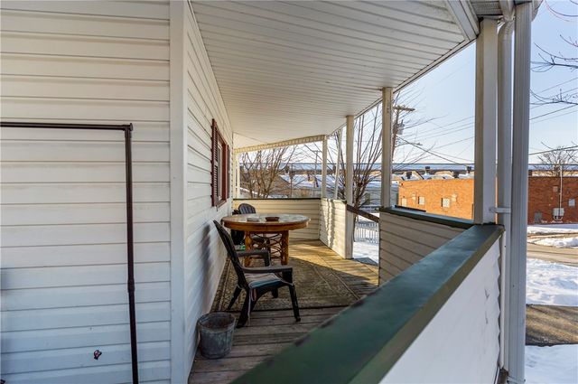 374 Harrison St, Sharon, PA 16146