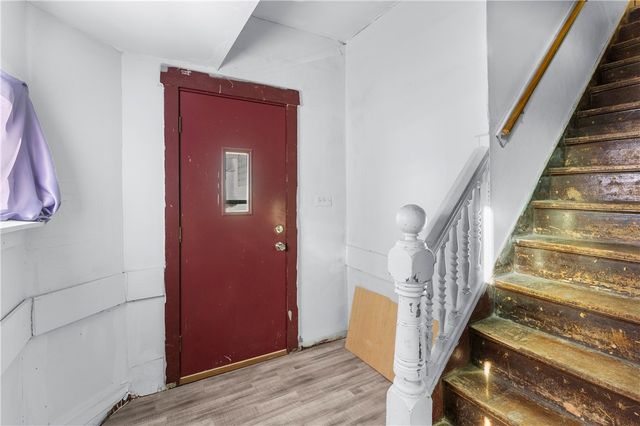 374 Harrison St, Sharon, PA 16146